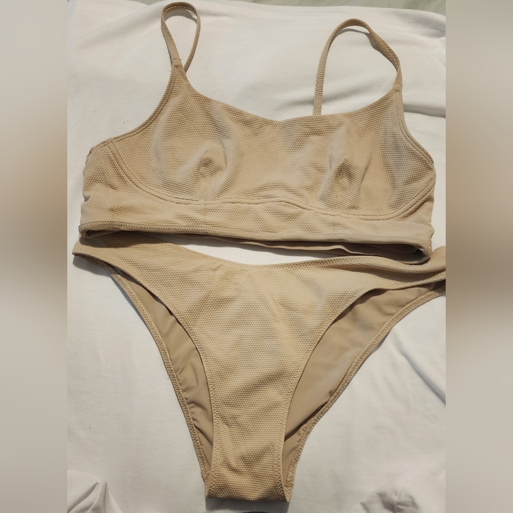 Lululemon Honeycomb Dip Swim Top and Bottoms - Size Large